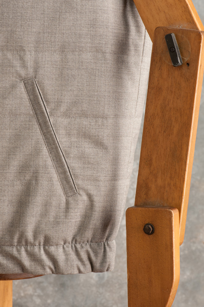 
                  
                    Carica l&amp;#39;immagine nel visualizzatore della galleria, Gilet sartoriale in lana imbottito in Thindown - Grigio
                  
                